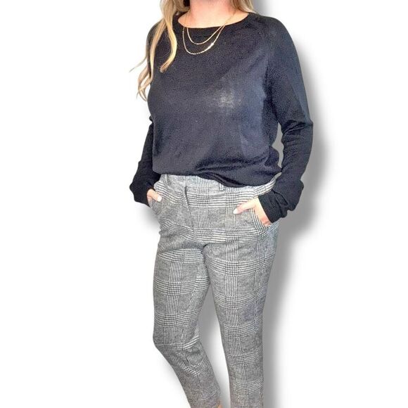 Lululemon Black Sweater Crewneck Long Length High Low Slit Side Hem Women’s S/M - Picture 12 of 12